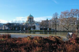 Brezelkörble στην Königstraße με εμφανή σημάδια βανδαλισμού