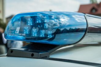 Ανατροπή αυτοκινήτου σε δρόμο του Esslingen μετά από τροχαίο