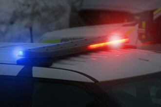 Περιπολικό της ελληνικής αστυνομίας κατά τη διάρκεια επιχείρησης