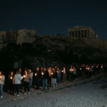 Die unbeleuchtete Akropolis in Athen während der Aktion Earth Hour 2026