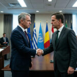 Deutsche und griechische Regierungsvertreter bei diplomatischen Konsultationen zur Sicherheit im östlichen Mittelmeer.