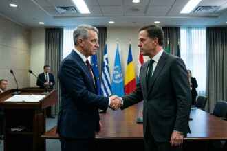 Deutsche und griechische Regierungsvertreter bei diplomatischen Konsultationen zur Sicherheit im östlichen Mittelmeer.