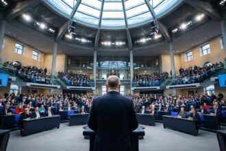 Ο ομοσπονδιακός καγκελάριος Friedrich Merz σε ομιλία του για τις συντάξεις στη Γερμανία