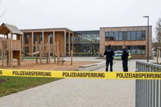 Αστυνομικός αποκλεισμός και έρευνες σε παιδική χαρά στο Μάιντς