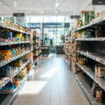 Άδεια ράφια σούπερ μάρκετ της Aldi Süd στη Γερμανία μετά τις περικοπές επώνυμων προϊόντων