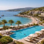 Eine moderne und luxuriöse Hotelanlage an der griechischen Küste