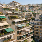 Ein Blick auf typische Wohnhäuser in Athen, wo die Mietpreise drastisch gestiegen sind.