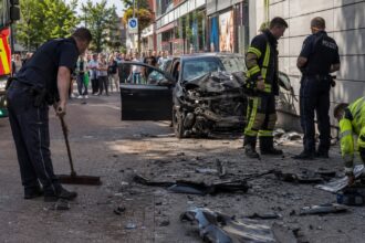 Σκηνή ατυχήματος στον πεζόδρομο του Hofgeismar μετά την πρόσκρουση οχήματος.