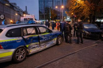 Περιπολικό της γερμανικής αστυνομίας με υλικές ζημιές μετά από τροχαίο ατύχημα στο Γκέρλιτς