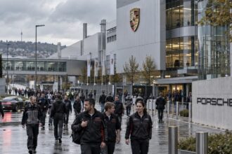Εγκαταστάσεις παραγωγής αυτοκινήτων της Porsche στη Γερμανία με εργαζομένους