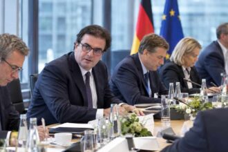 Ο επικεφαλής του Eurogroup σε συζήτηση για την ευρωπαϊκή οικονομία στη Γερμανία