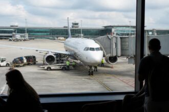 Αεροσκάφος σε γερμανικό αεροδρόμιο για τις περικοπές πτήσεων της Ryanair